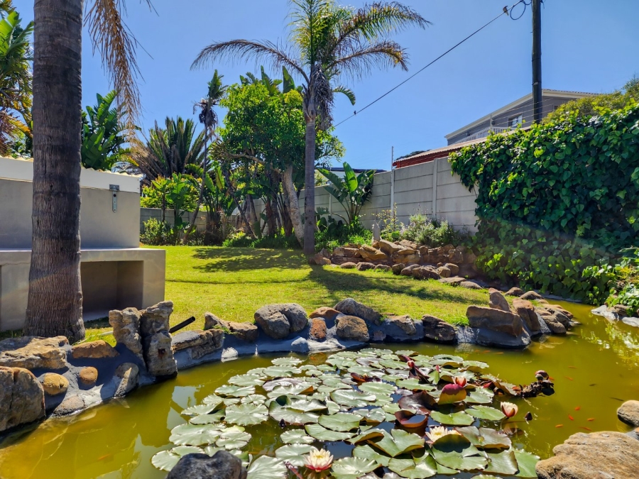 To Let 1 Bedroom Property for Rent in Bloubergrant Western Cape